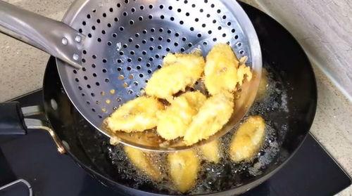 小孩吃脆皮瓜,小孩喜爱的夏日美味