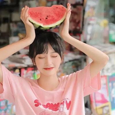 吃瓜捂嘴女图片,揭秘网络热议背后的“神秘女子”