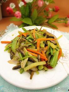 小鱼在吃瓜,品味夏日清凉