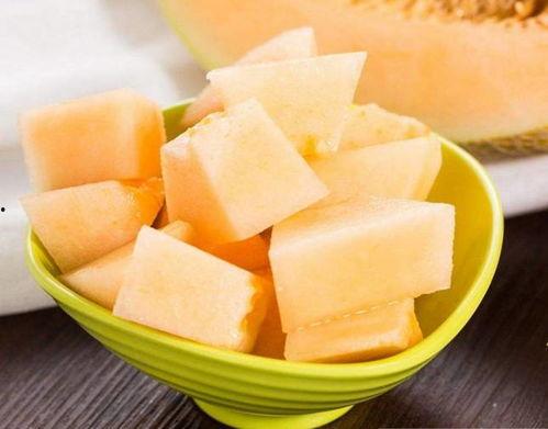 雪碧吃哈密瓜,雪碧搭配哈密瓜，尽享清新滋味