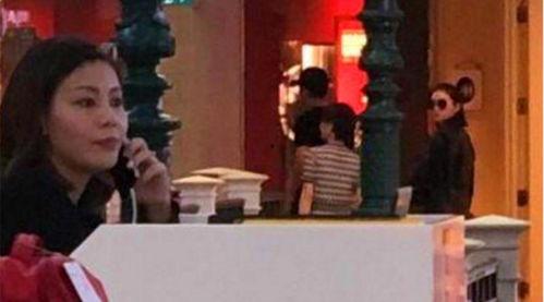 景甜疯狂吃瓜,揭秘娱乐圈幕后真相