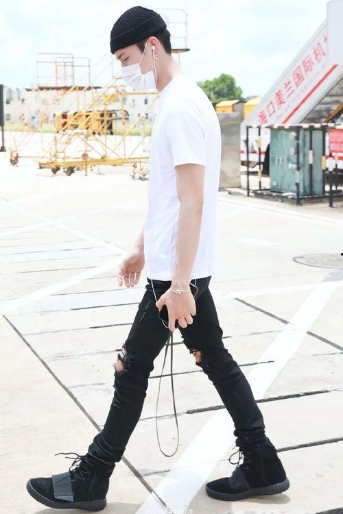 侃爷妻子吃瓜,侃爷妻子意外成为“吃瓜群众”焦点