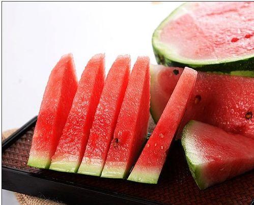 吃瓜女丁,网络红人的崛起与争议